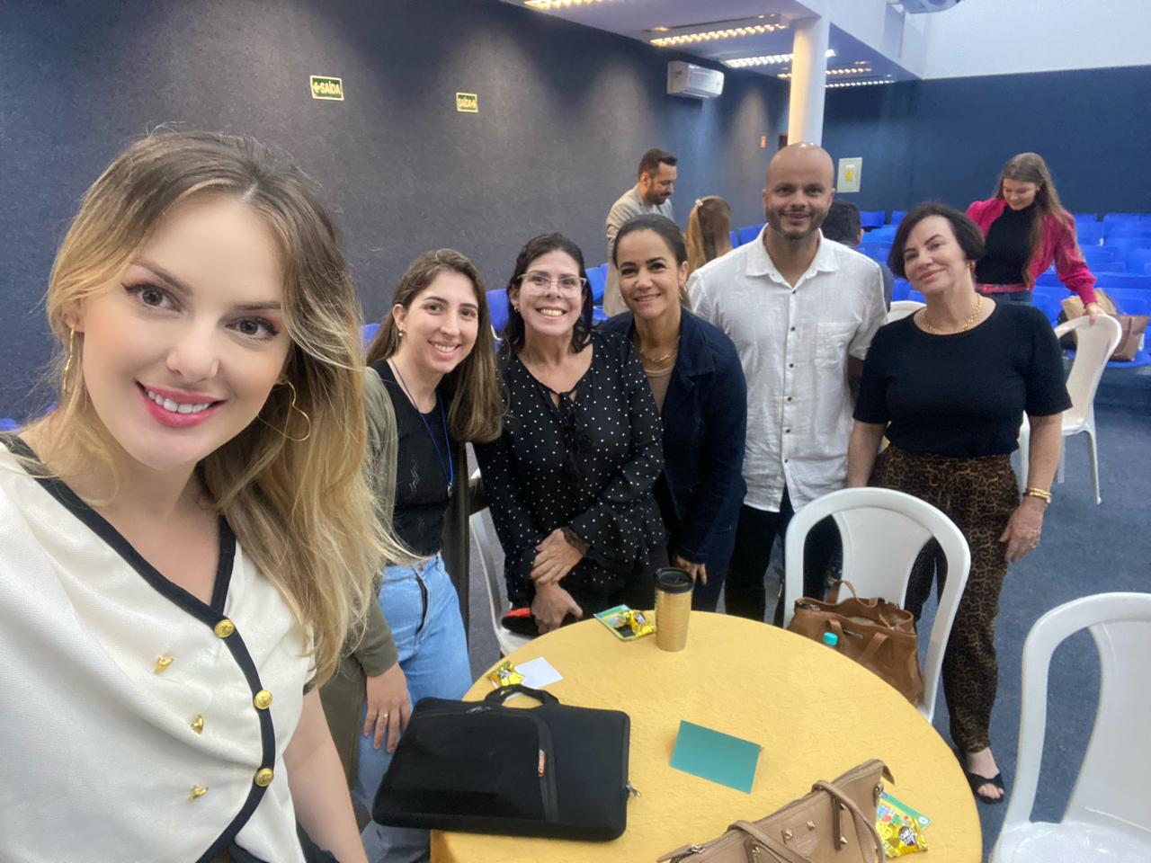 Diretora Laísa Cominotti Rossim Prado